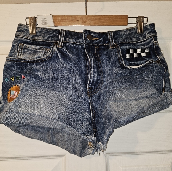RVCA Shorts - Picture 1 of 2
